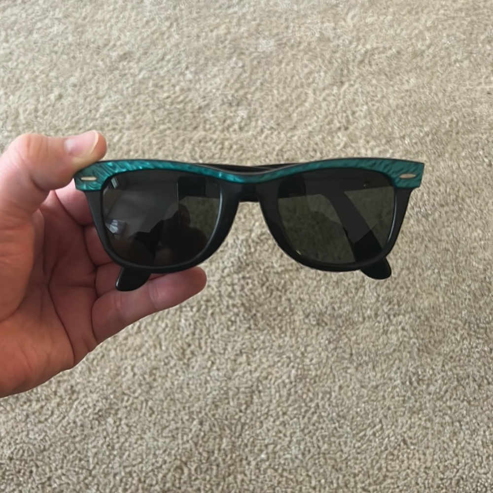 Vintage Ray Ban Wayfarer. 1980/1990s perfect condition no scratches.